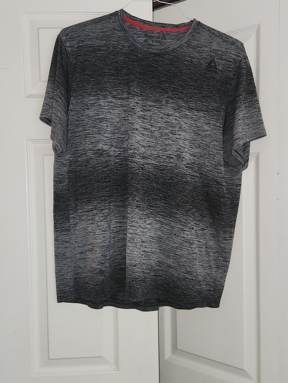 Reebok Men's Gradient Heathered Gray Short-Sleeve Tee